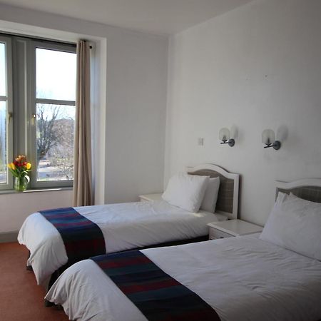 Hotel Square Томінтоул Екстер'єр фото